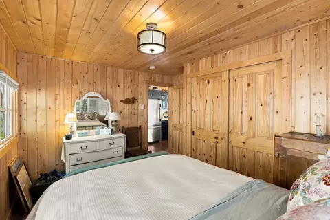 Bedroom - 6674 E Sunset Beach Rd, Hayden, ID 83835 photo 2 of 7