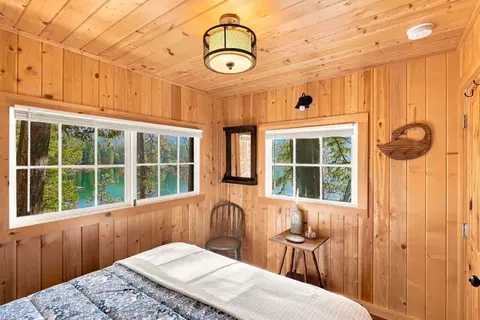 Bedroom - 6674 E Sunset Beach Rd, Hayden, ID 83835 photo 4 of 7