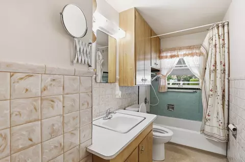 Bath - 309 E Nebraska Ave, Spokane, WA 99207 photo 1 of 2
