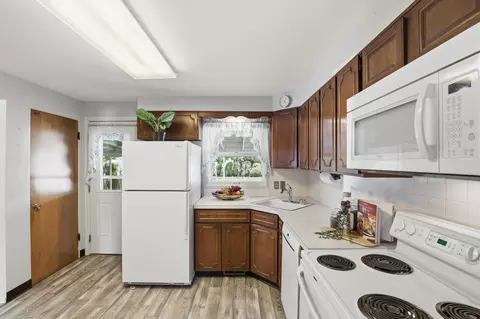Kitchen - 309 E Nebraska Ave, Spokane, WA 99207 photo 3 of 4