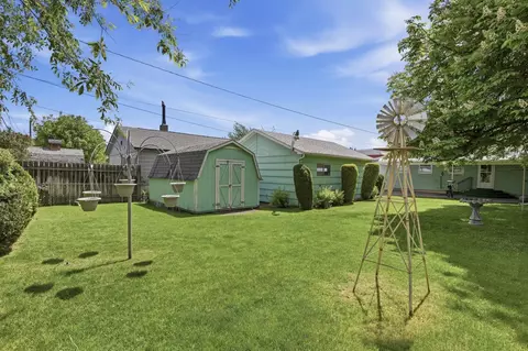Exterior - 309 E Nebraska Ave, Spokane, WA 99207 photo 10 of 14