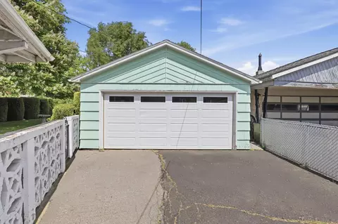 Exterior - 309 E Nebraska Ave, Spokane, WA 99207 photo 5 of 14
