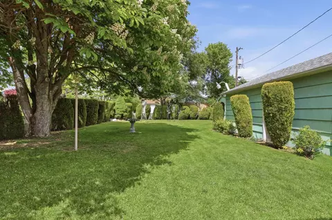 Exterior - 309 E Nebraska Ave, Spokane, WA 99207 photo 11 of 14