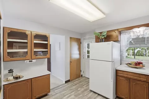 Kitchen - 309 E Nebraska Ave, Spokane, WA 99207 photo 4 of 4