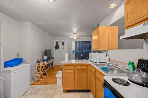 Kitchen - 2924 E Broad Ave, Spokane, WA 99217 photo 11 of 14
