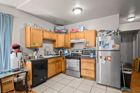 Kitchen - 2924 E Broad Ave, Spokane, WA 99217 photo 8 of 14