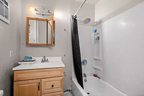 Bath - 2924 E Broad Ave, Spokane, WA 99217 photo 4 of 7