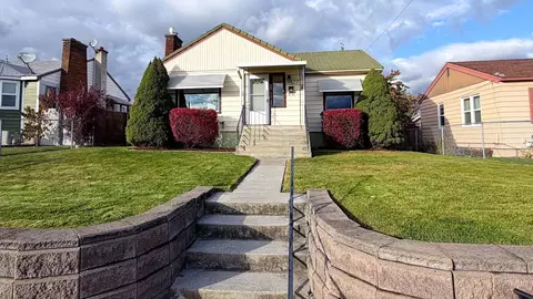 327 E Garland Ave, Spokane, WA 99201