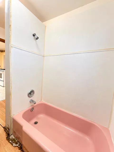 Bath - 116 E Main St, Tekoa, WA 99033 photo 1 of 2