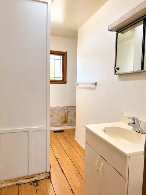 Bath - 116 E Main St, Tekoa, WA 99033 photo 2 of 2