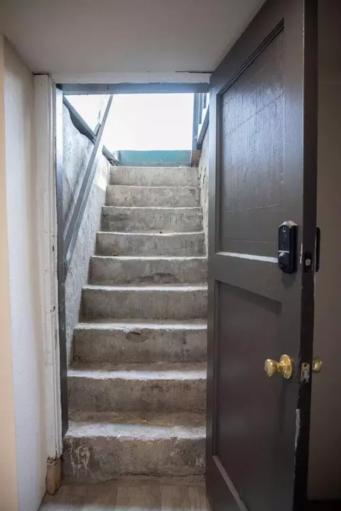 Entry Way - 528 E Crown Ave, Spokane, WA 99207 photo 3 of 3