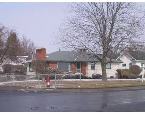 2203 E Illinois, Spokane, WA 99207 photo 1