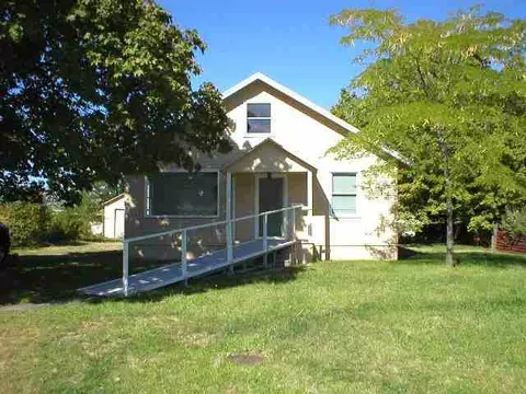 117 Everett, Spokane, WA 99207 photo 1