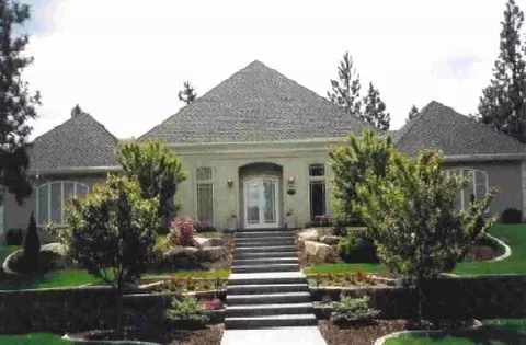 2022 E Overbluff Rd, Spokane, WA 99203 photo 1