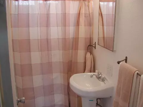 1661 E Queen, Spokane, WA 99207 photo 2