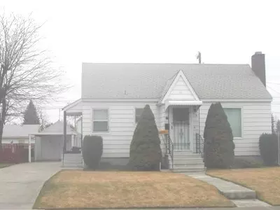 114 E Hoffman, Spokane, WA 99207 photo 1