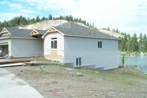 823 E Lakeview Ln, Spokane, WA 99208 photo 2