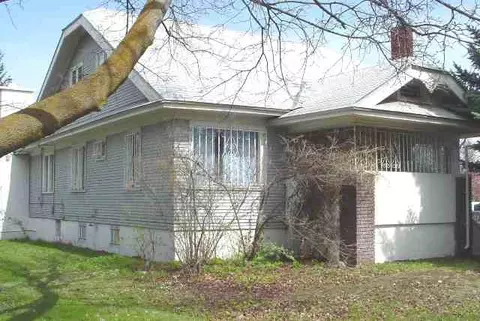 1827 E Sharp, Spokane, WA 99202 photo 2