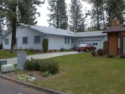 1020 E Bedivere Dr, Spokane, WA 99218 photo 1