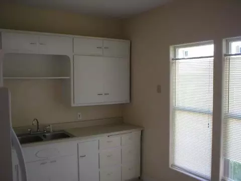 717 E Hoffman, Spokane, WA 99207 photo 4