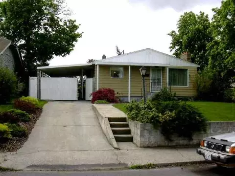 2214 Everett, Spokane, WA 99207 photo 1