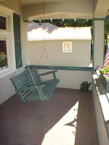 1429 E 10th, Spokane, WA 99202 photo 2