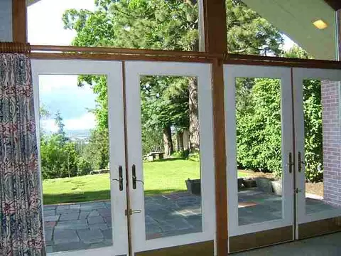 1121 E Overbluff, Spokane, WA 99203 photo 3