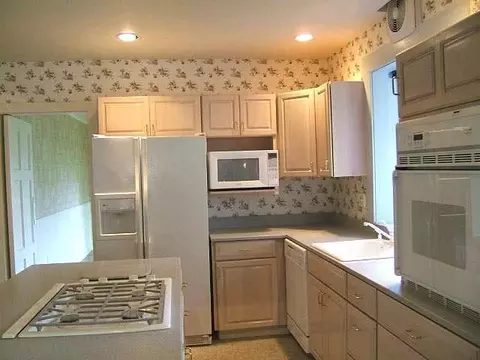 1121 E Overbluff, Spokane, WA 99203 photo 5