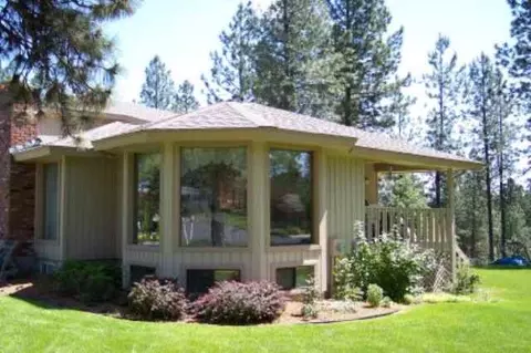 1124 E Glencrest Dr, Spokane, WA 99208 photo 2