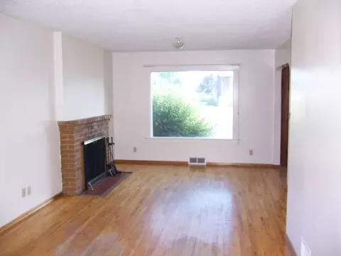 1402 E Walton, Spokane, WA 99207 photo 4
