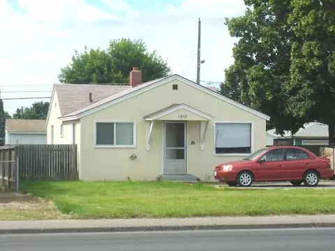 1918 E Francis, Spokane, WA 99208 photo 1