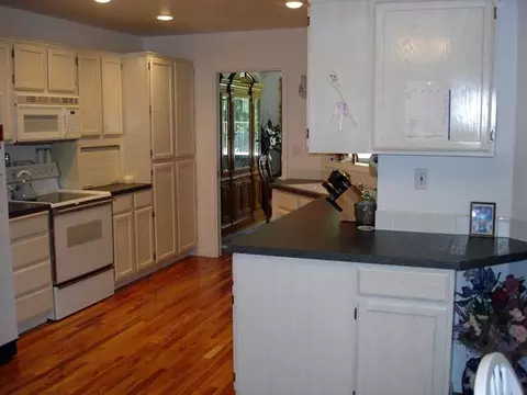 16 E Falcon, Spokane, WA 99218 photo 2
