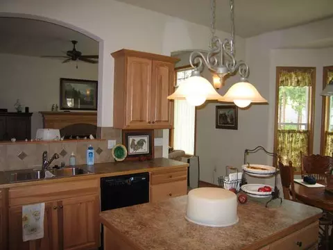 709 E Golden Rd, Spokane, WA 99208 photo 2
