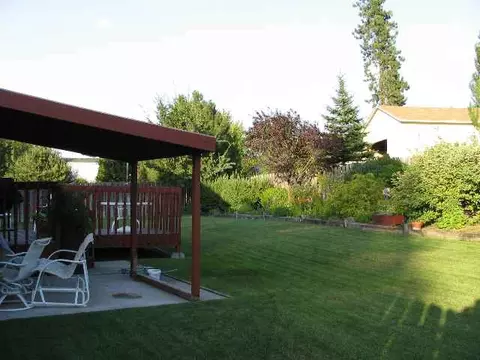 4002 E Sumac Dr, Spokane, WA 99223 photo 2