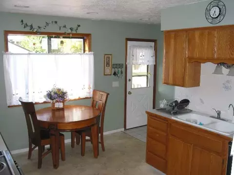 2407 E Marshall, Spokane, WA 99207 photo 4