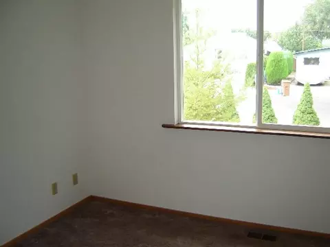 1654 E Longfellow, Spokane, WA 99207 photo 7
