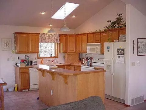 4252 E 9th, Spokane, WA 99202 photo 2