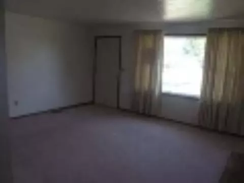 1216 E Baldwin Ave, Spokane, WA 99207 photo 4