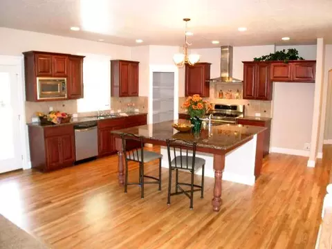 2123 E Overbluff Rd, Spokane, WA 99203 photo 3