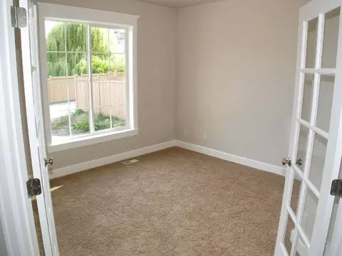 2123 E Overbluff Rd, Spokane, WA 99203 photo 9