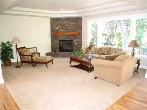 2123 E Overbluff Rd, Spokane, WA 99203 photo 4