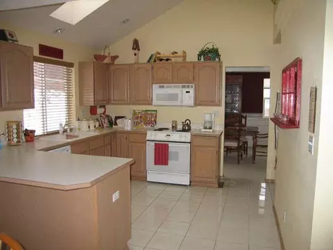 817 E Tudor Ct, Spokane, WA 99208 photo 3