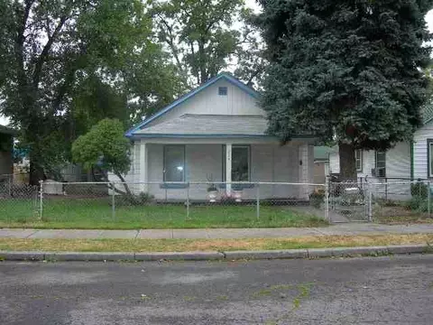 2208 E Gordon, Spokane, WA 99207 photo 2