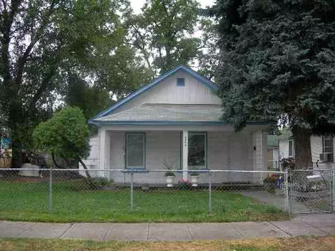 2208 E Gordon, Spokane, WA 99207 photo 1