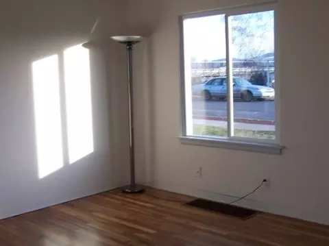 1323 E Hoffman, Spokane, WA 99207 photo 7
