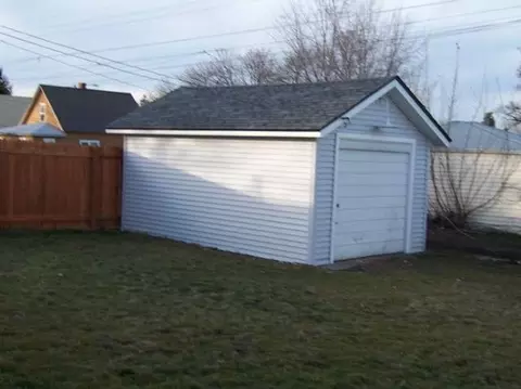 1323 E Hoffman, Spokane, WA 99207 photo 2
