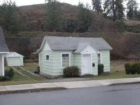 1834 E 6th, Spokane, WA 99202 photo 2