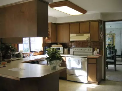 526 E Glencrest Dr, Spokane, WA 99208 photo 5