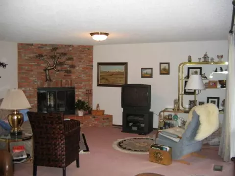526 E Glencrest Dr, Spokane, WA 99208 photo 3