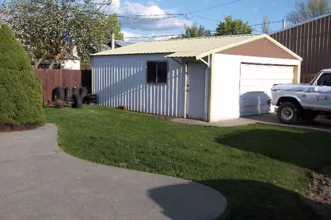 604 E Lyons Ave, Spokane, WA 99208 photo 2